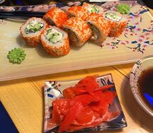 Ролл Калифорния с крабом 