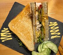 Сэндвич с пепперони 