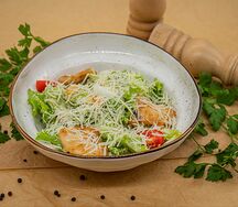 Салат Цезарь с курицей 