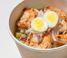 Окрошка овощная с креветками и квасом