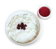 Каша рисовая с клюквой и джемом
