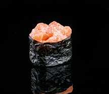 Гункан копченый лосось