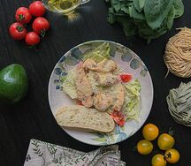 Салат Цезарь с курицей