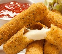 Сырные палочки из моцареллы