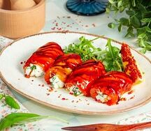 Рулетики из печеного перца
