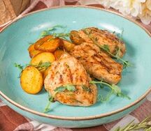 Куриные медальоны с молодым картофелем