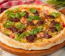 Пицца с говяжьими щечками