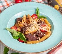 Пенне с говяжьими щечками в соусе Демиглас