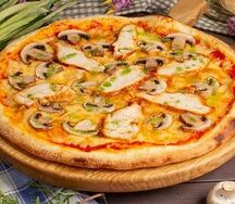 Пицца с курицей и грибами большая
