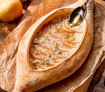 Хачапури с грушей и Дор Блю