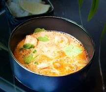 Том ям с морепродуктами