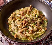 Паста с цыпленком и грибами