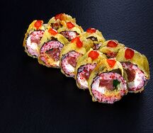 Жареный ролл с тунцом