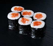 Ролл с лососем