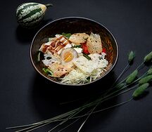 Теплый салат с курицей по-азиатски 