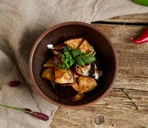 Салат с хрустящими баклажанами