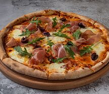Пицца Маргарита с прошутто 30 см