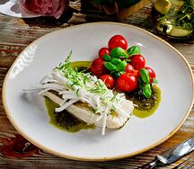 Филе судака с томатами конфи