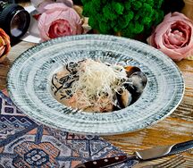 Мидии средиземноморские в сливочном соусе с гренкой