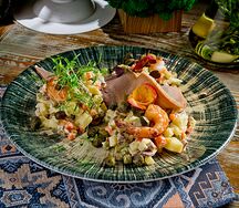 Оливье с говяжьим языком и магаданской креветкой 