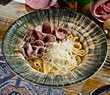 Паста Феттуччине с маринованным ростбифом 