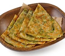 Слоеная лепешка с зеленью