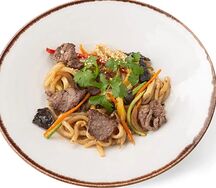 Лапша удон с говядиной