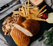 Гиро на тарелке