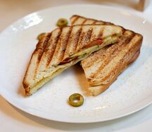 Сендвич с ветчиной 