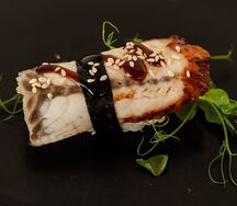 Суши с угрем