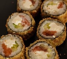 Жареный с лососем