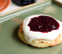 Сырник со сливочно-ванильным муссом