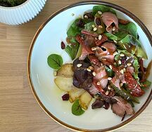 С ростбифом и грушей