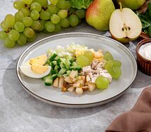 Швейцарский салат с грушей