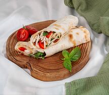 Цезарь-ролл с курицей