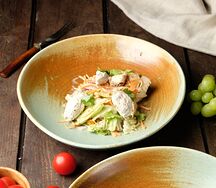 Салат с творожными кнелями