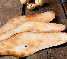 Пури с соусом Сацебели