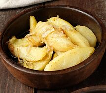 Жареный картофель со сванской солью