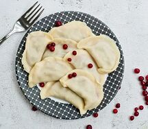 Вареники с брусникой