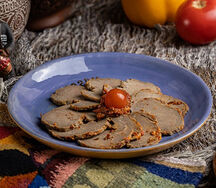 Говяжий рулет с начинкой из аджики