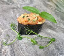 Сливочные суши с лососем