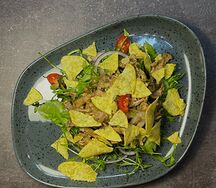 Салат с томлёной свининой