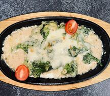 Брокколи под сыром моцарелла 