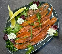 Лосось слабосолёный с крем-чиз