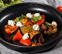 Салат Теплый из баклажанов