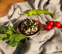 Онигири с лососем