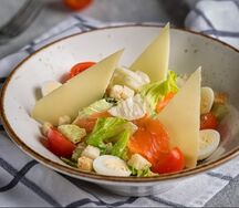 Цезарь с семгой