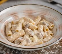 Ригатони с белыми грибами 