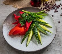 Ассорти из свежих овощей 