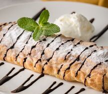 Штрудель с вишней